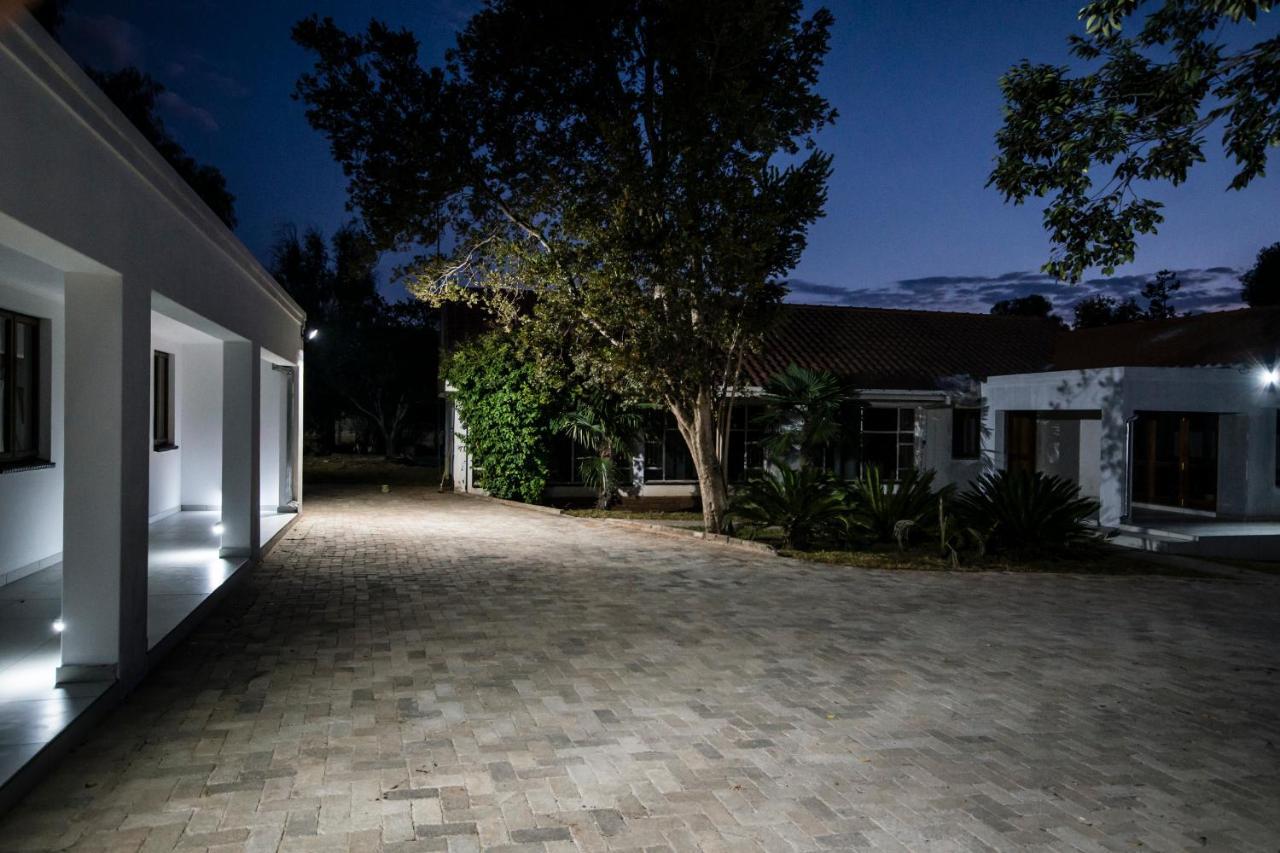 The Royal Guest House Klerksdorp Exterior photo